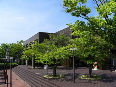 新潟市美術館